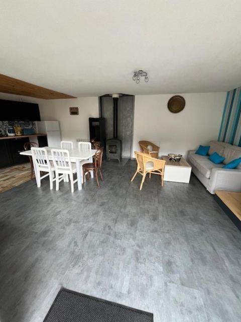Jolie Maison De Campagne, Compostelle Soleymieux Exteriör bild