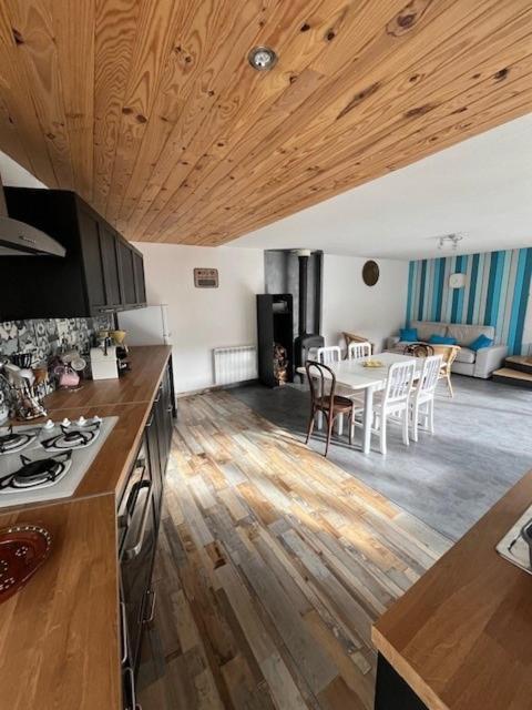 Jolie Maison De Campagne, Compostelle Soleymieux Exteriör bild