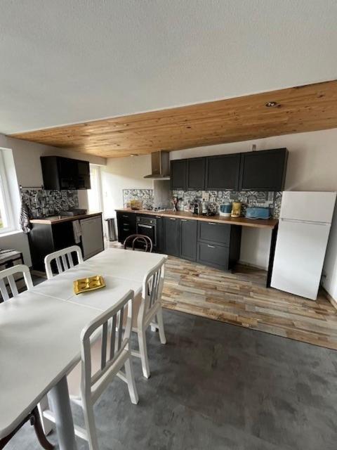 Jolie Maison De Campagne, Compostelle Soleymieux Exteriör bild