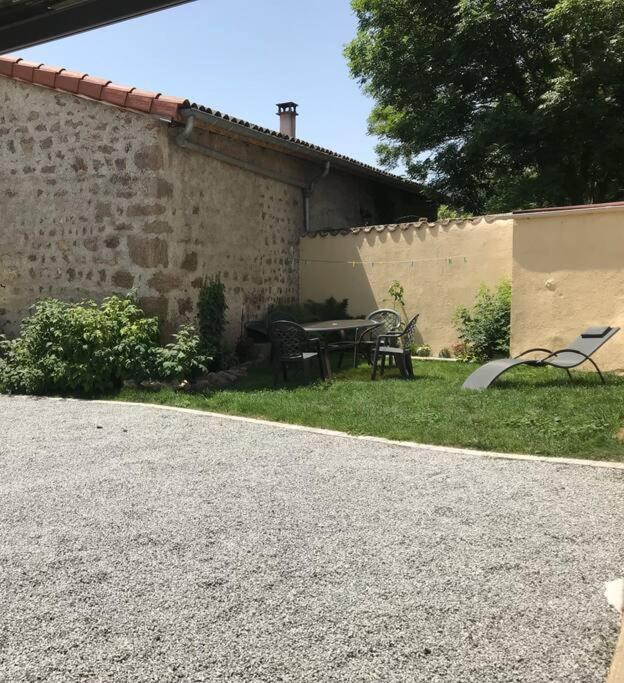 Jolie Maison De Campagne, Compostelle Soleymieux Exteriör bild